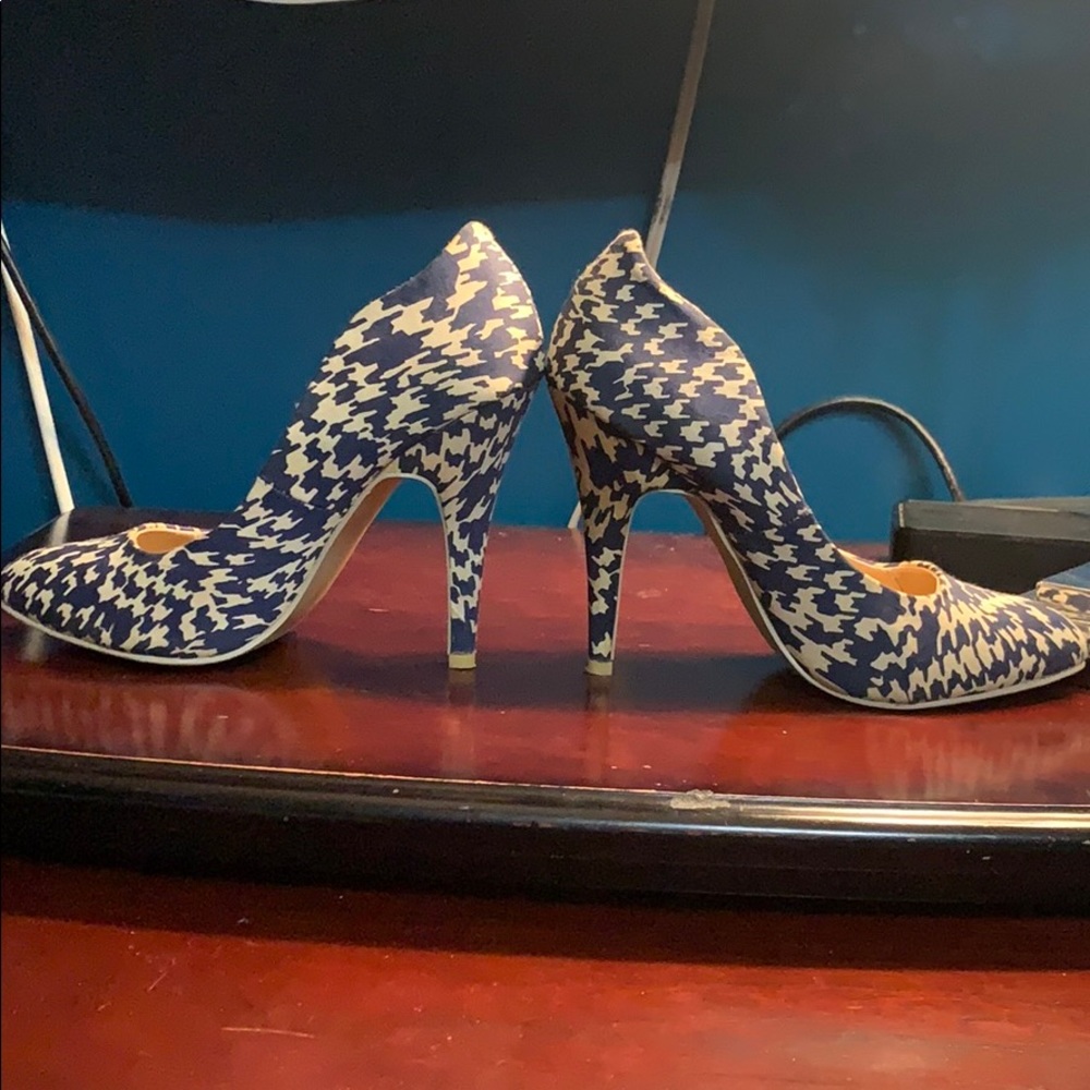 Heels - Picture 2 of 4